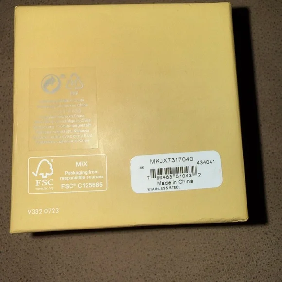 Michael Kors Hinge Bangle Bracelet- Gold Tone Brass Finish NWT no callouts. - Picture 6 of 6